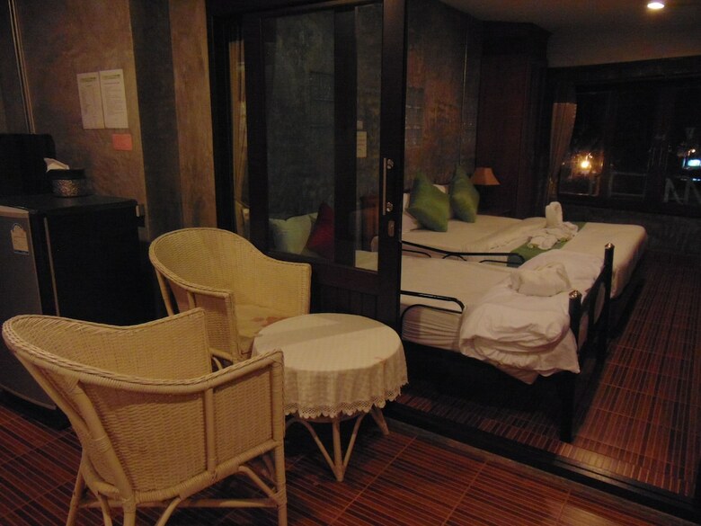 Hostal Phatchara Boutique Hotel - Hostel