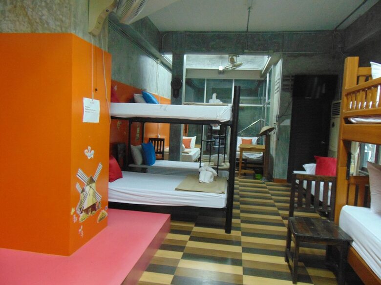 Hostal Phatchara Boutique Hotel - Hostel