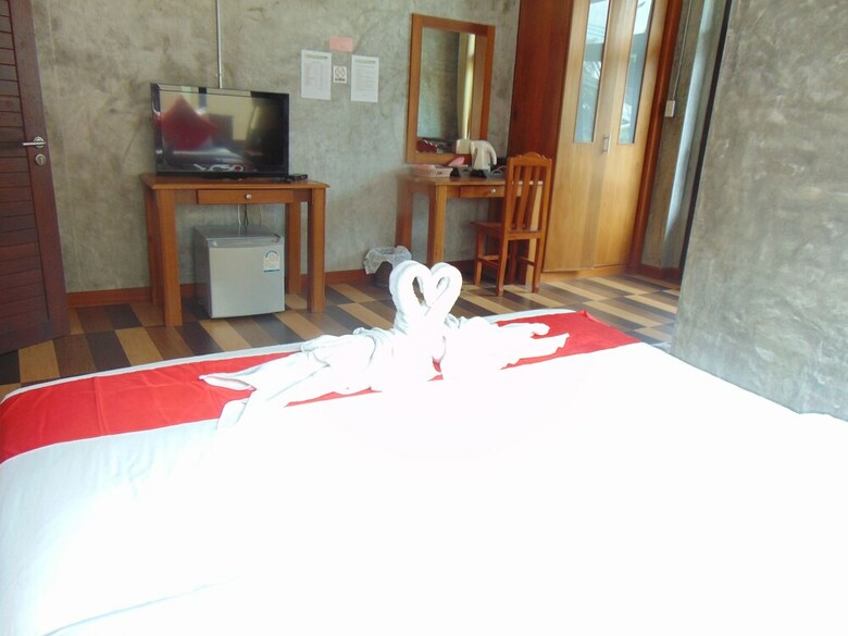 Hostal Phatchara Boutique Hotel - Hostel