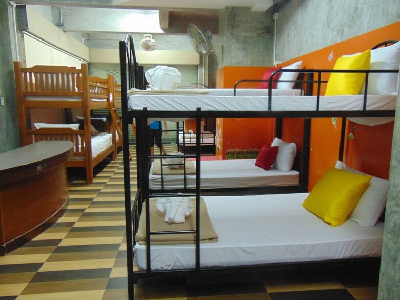 Hostal Phatchara Boutique Hotel - Hostel