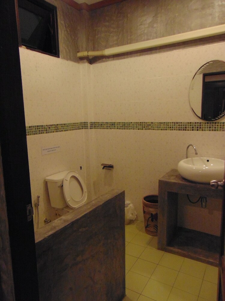 Hostal Phatchara Boutique Hotel - Hostel
