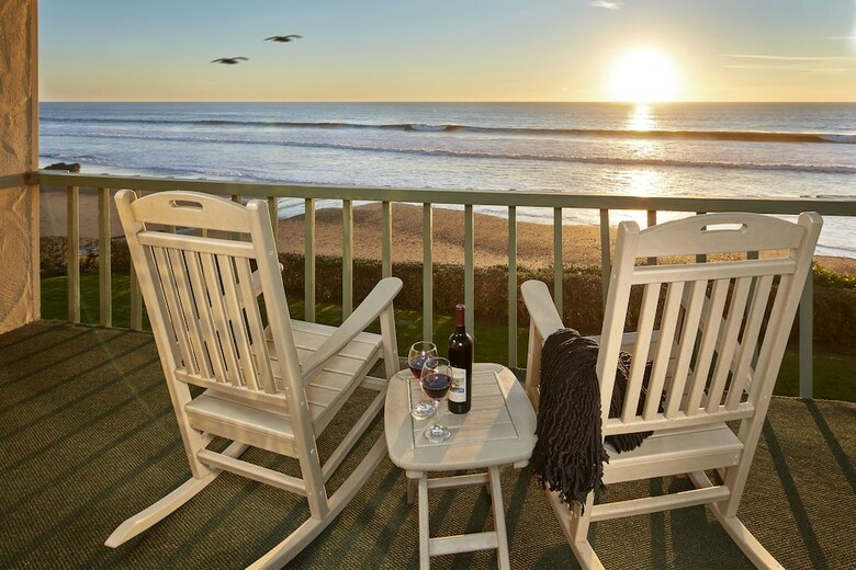 Hotel Cavalier Oceanfront Resort