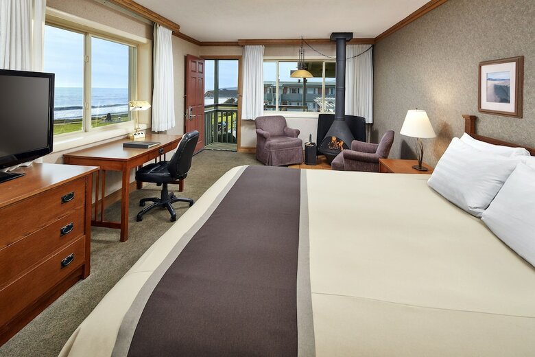 Hotel Cavalier Oceanfront Resort