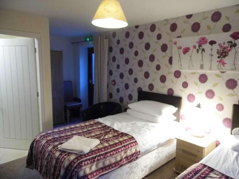 Bed & Breakfast Clerk Laithe Lodge