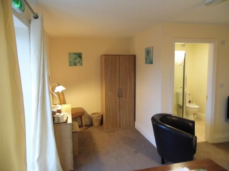 Bed & Breakfast Clerk Laithe Lodge