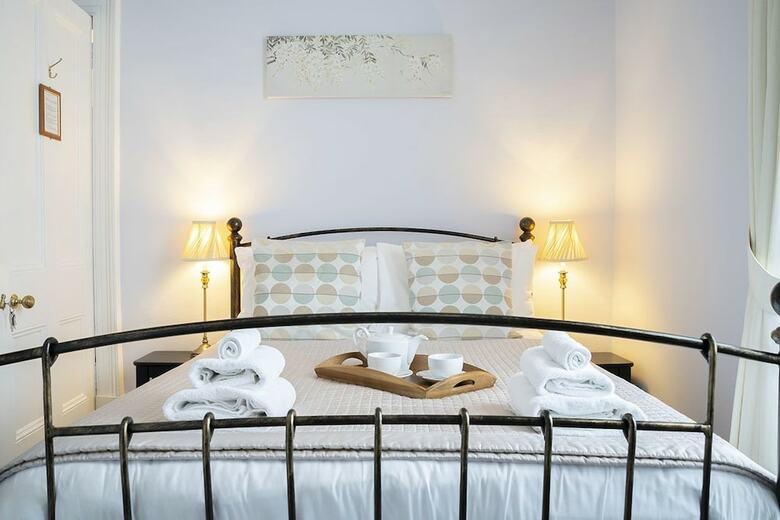 Bed & Breakfast Queensberry House