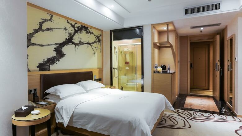 Xinghe Xianjiang Hotel (Railway Station Branch)