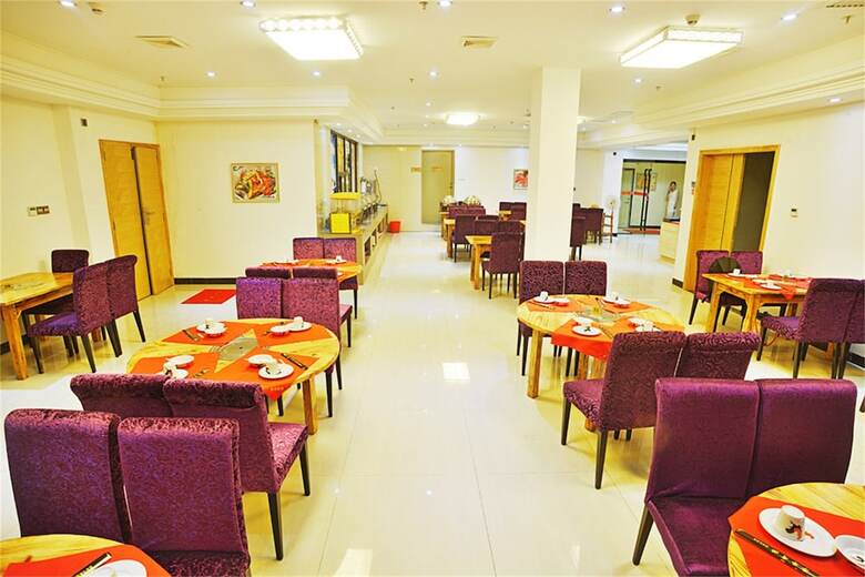 Xinghe Xianjiang Hotel (Railway Station Branch)