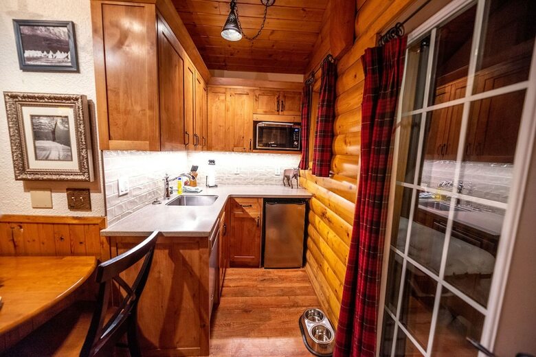 Hotel Baker Creek Mountain Resort