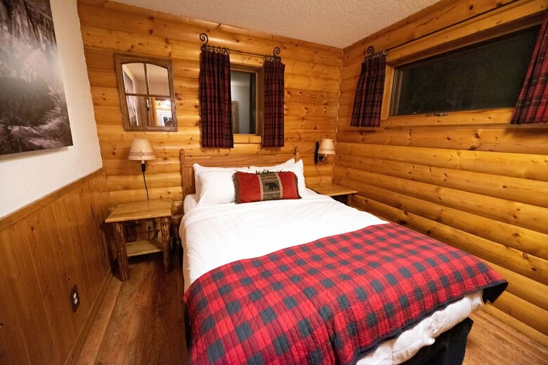 Hotel Baker Creek Mountain Resort