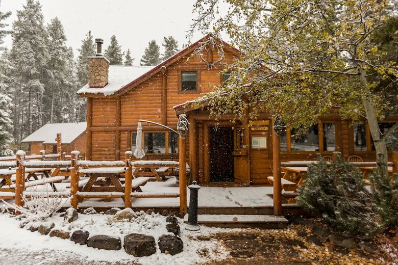 Hotel Baker Creek Mountain Resort