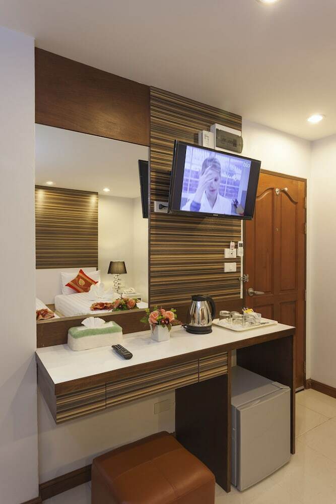 Patong Max Value Hotel