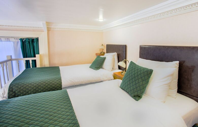 London Town Hotel