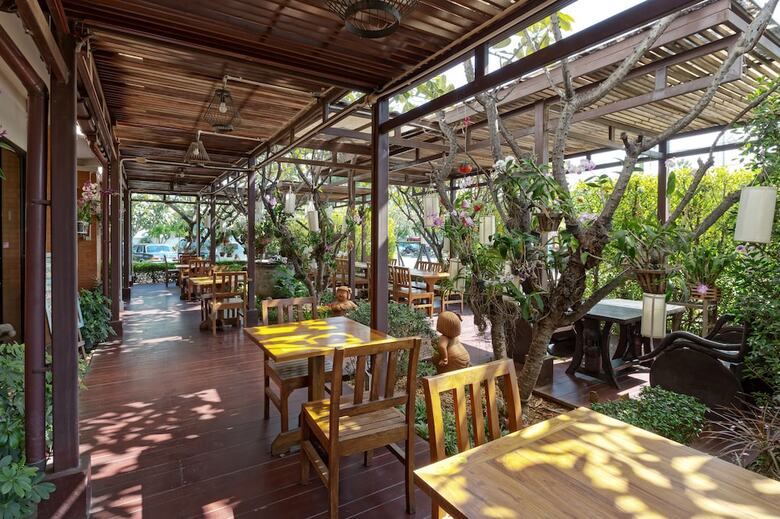 Asia Hotels Group (Poonpetch Chiangmai)