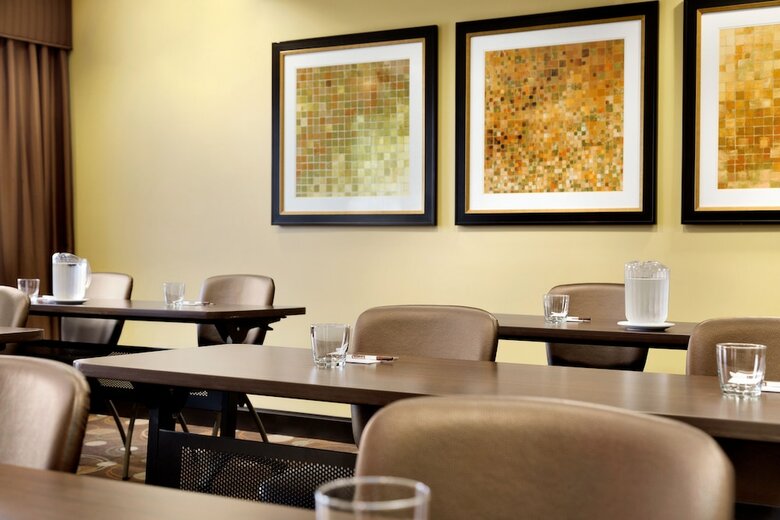 Aparthotel Staybridge Suites West Edmonton