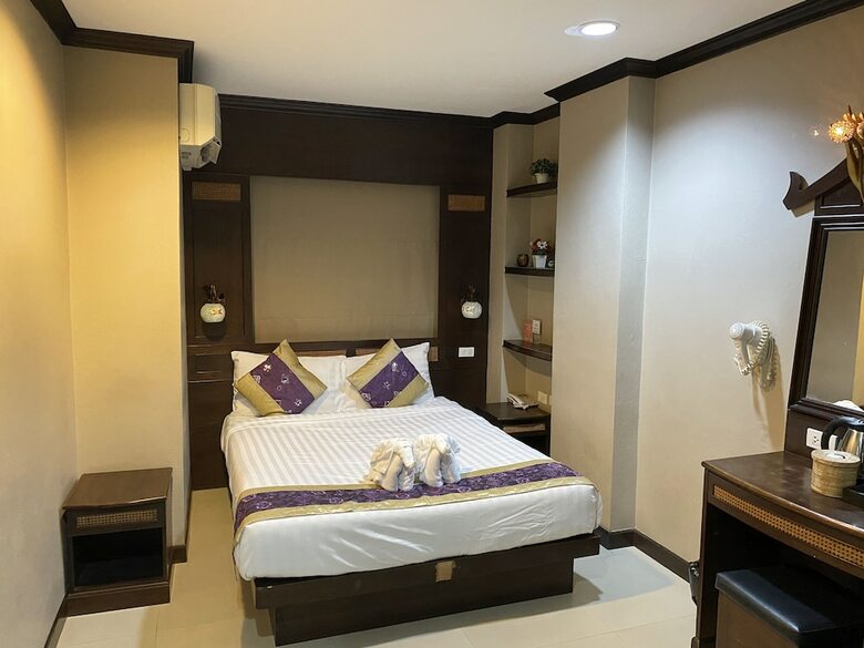 Lemongrass Hotel