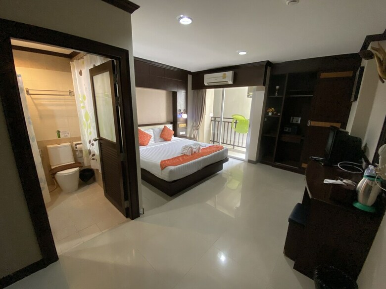 Lemongrass Hotel