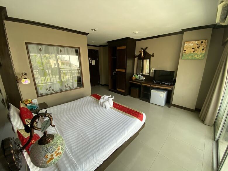 Lemongrass Hotel
