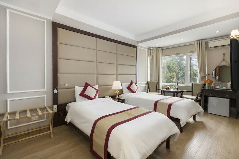 Santa Barbara Hotel