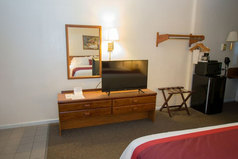 Chalet Motel Mequon