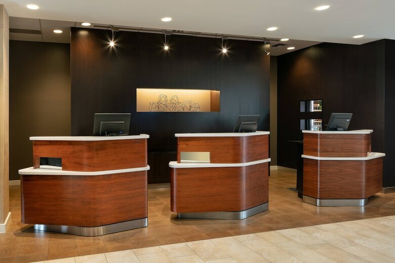 Hotel Courtyard By Marriott Denver Airport