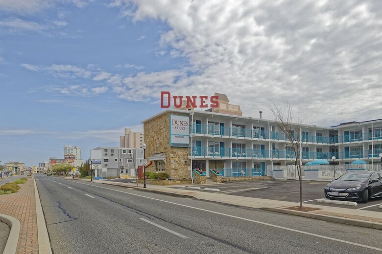 Motel Dunes Court