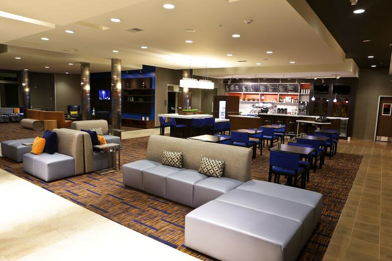 Hotel Courtyard Battle Creek