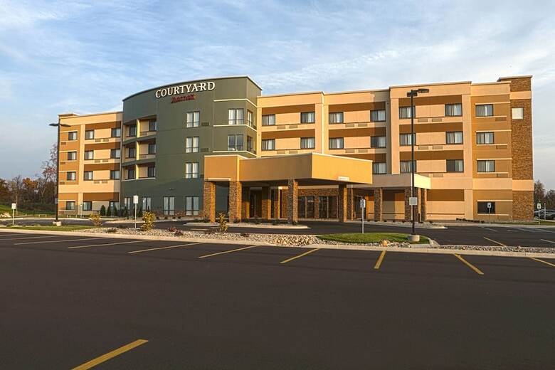 Hotel Courtyard Battle Creek