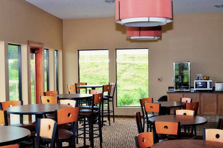 Hotel Cobblestone Inn & Suites - Newton