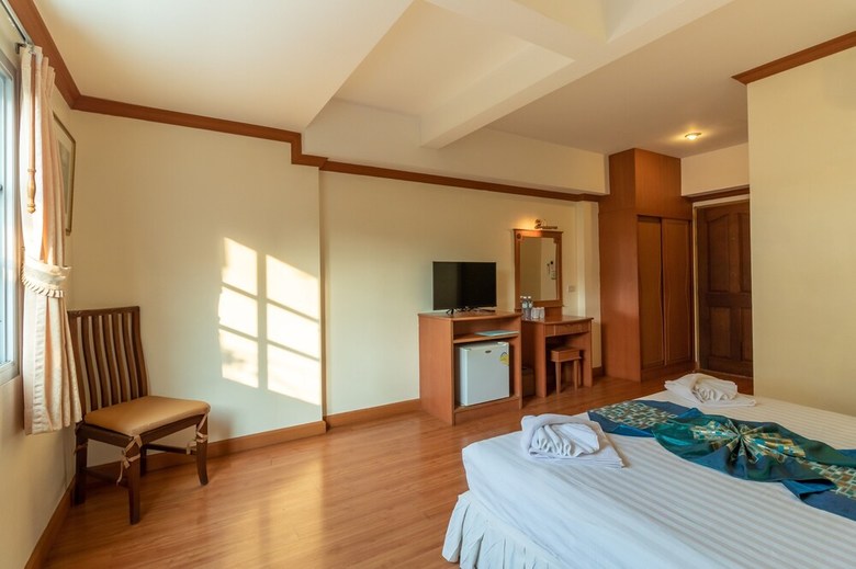 Chomsin Hua Hin Hotel
