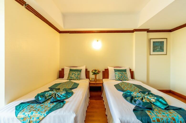 Chomsin Hua Hin Hotel