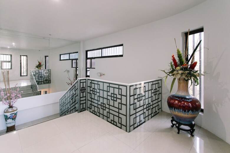 Hotel Dynasty Tourist Inn
