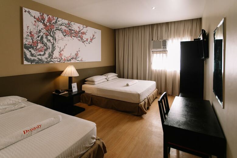 Hotel Dynasty Tourist Inn