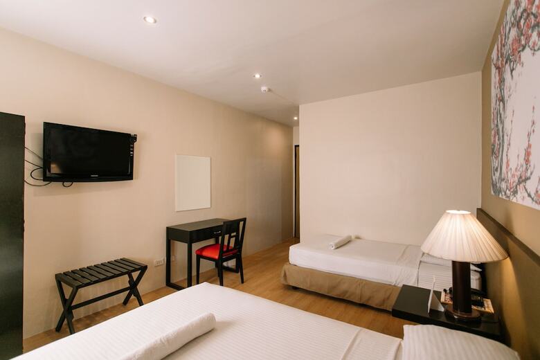 Hotel Dynasty Tourist Inn