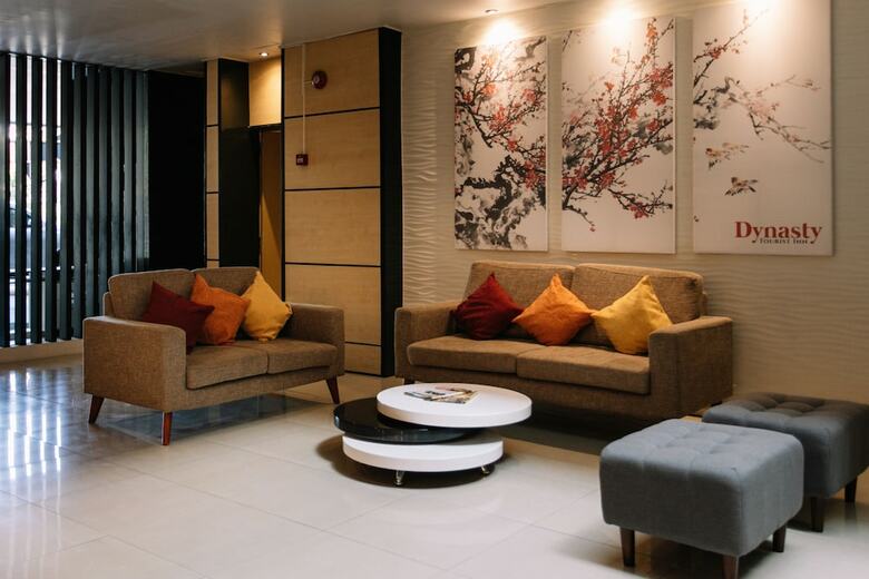 Hotel Dynasty Tourist Inn