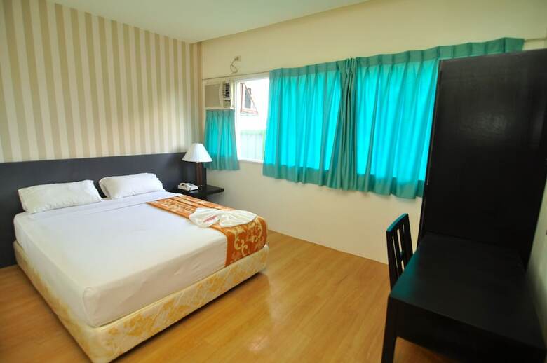 Hotel Dynasty Tourist Inn