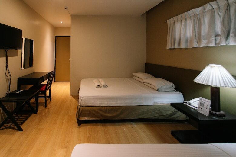 Hotel Dynasty Tourist Inn