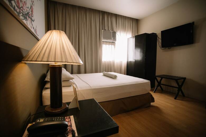 Hotel Dynasty Tourist Inn