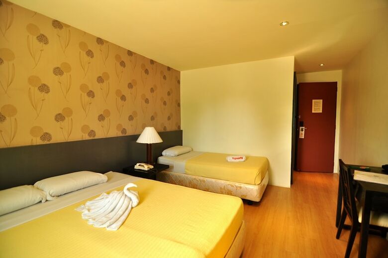 Hotel Dynasty Tourist Inn