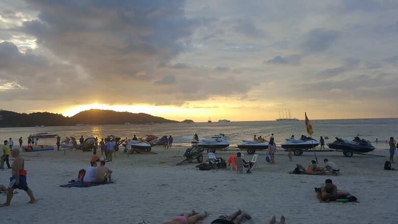 Summer Breeze Hotel