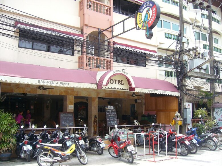Summer Breeze Hotel