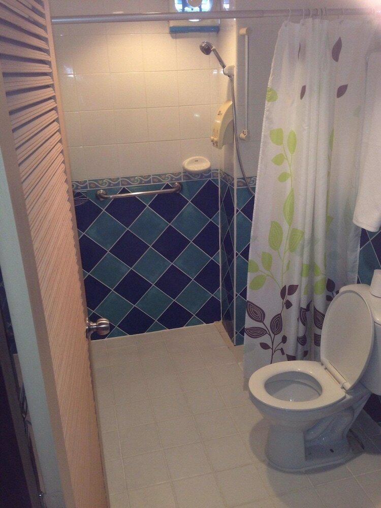 Summer Breeze Hotel