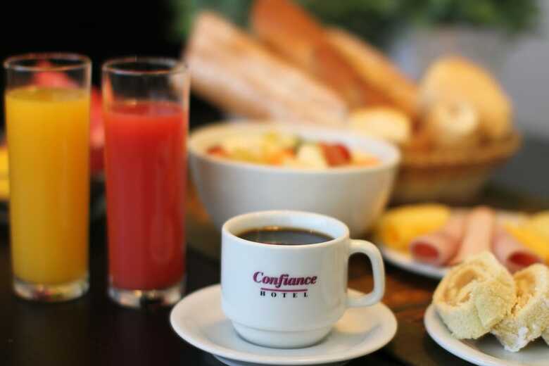 Hotel Confiance Centro C�vico