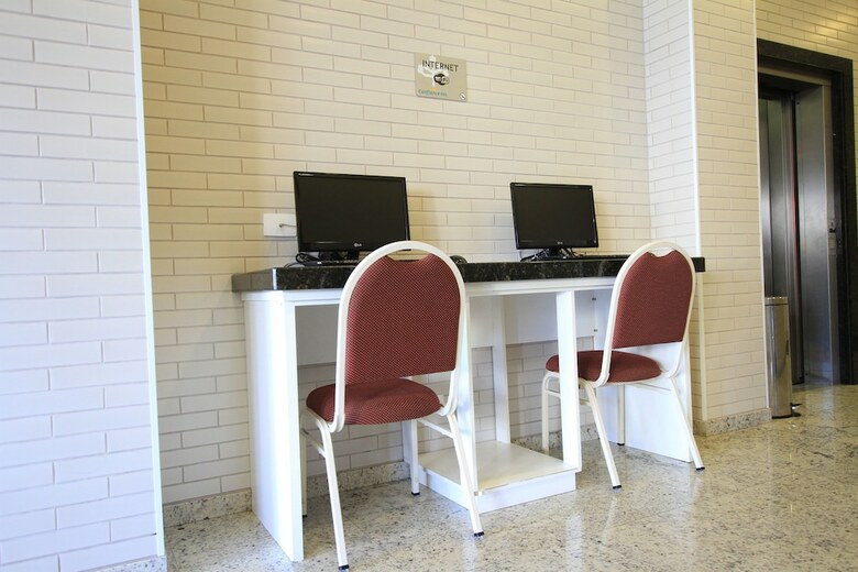 Hotel Confiance Centro C�vico