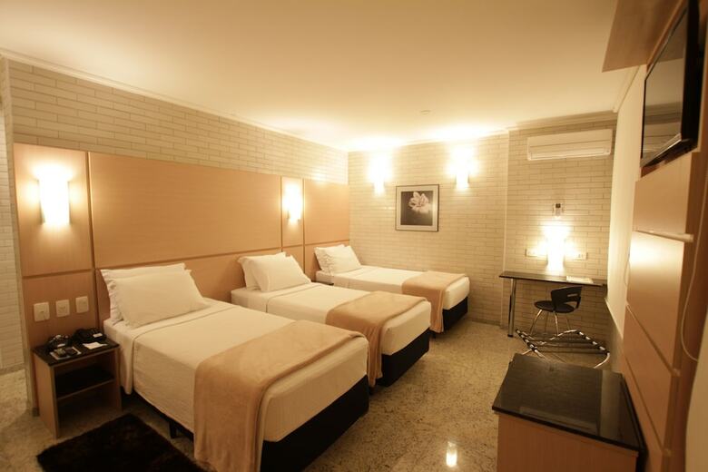 Hotel Confiance Centro C�vico