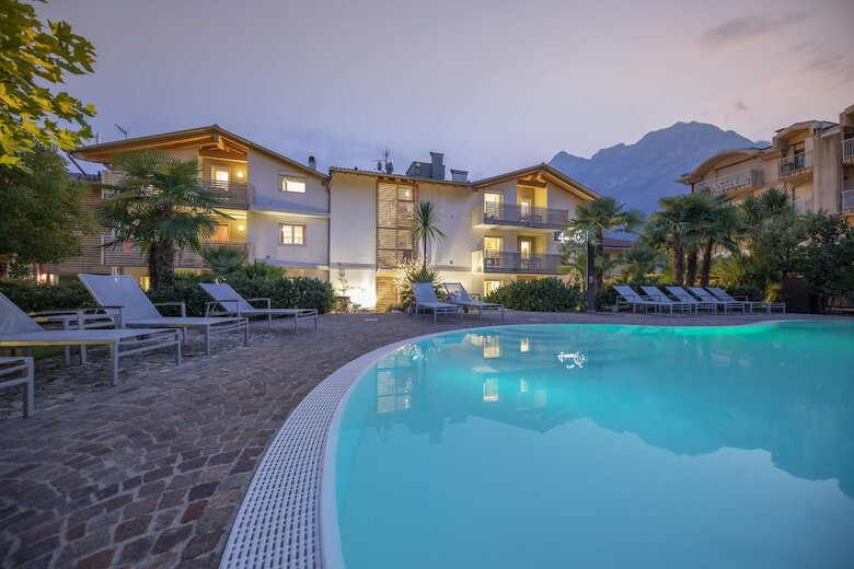 Residencia 4limoni Apartment Resort