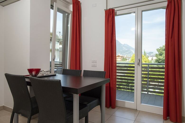 Residencia 4limoni Apartment Resort