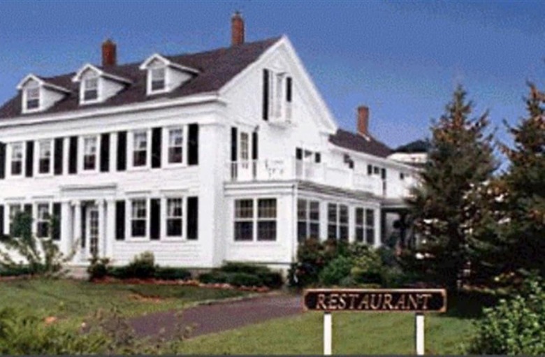 Posada Youngtown Inn & Restaurant