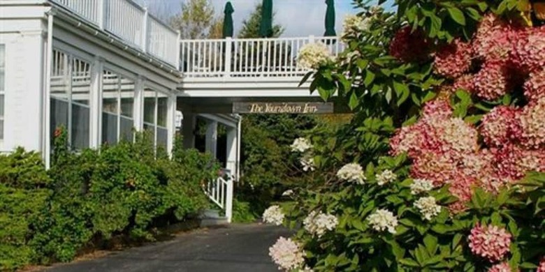 Posada Youngtown Inn & Restaurant