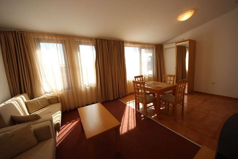 Menada Ravda Apartments